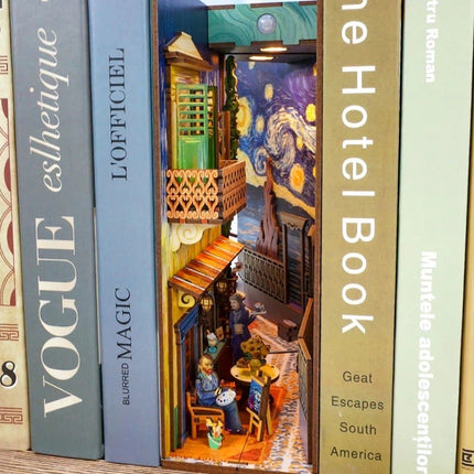BOOK NOOK KIT - DIY- Vincent's World - 80pcs + LED Light