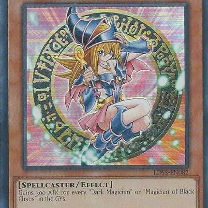 082C-R · Ragazza Maga Nera / Dark Magician Girl UR (ITA)