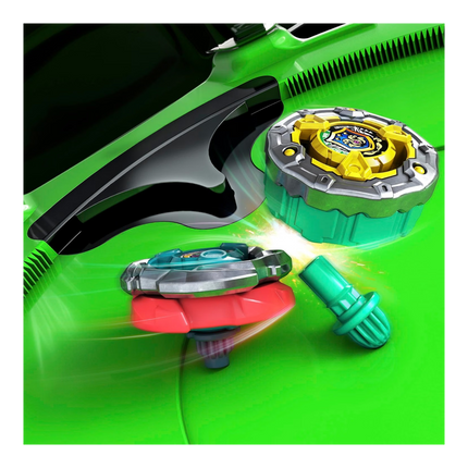 GiaxStore Beyblade X Sneak Attack Battle Set con arena verde, Rampart Aegis GB e Cutter Shinobi LF in azione